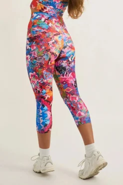 Believe The Hype Performance - Extra High Waisted Capri Leggings