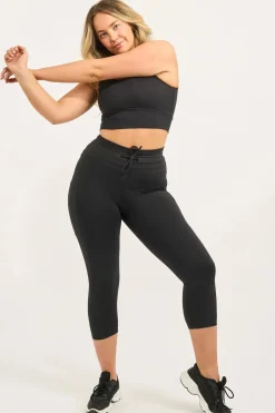 Black Body Contouring - Panel Pocket Drawstring Capri Leggings