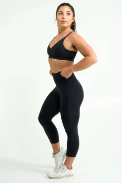 Black Body Contouring - Panel Pocket High Waisted Capri Leggings