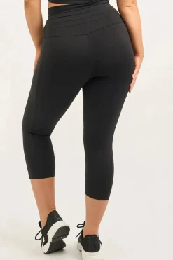 Black Body Contouring - Panel Pocket Drawstring Capri Leggings