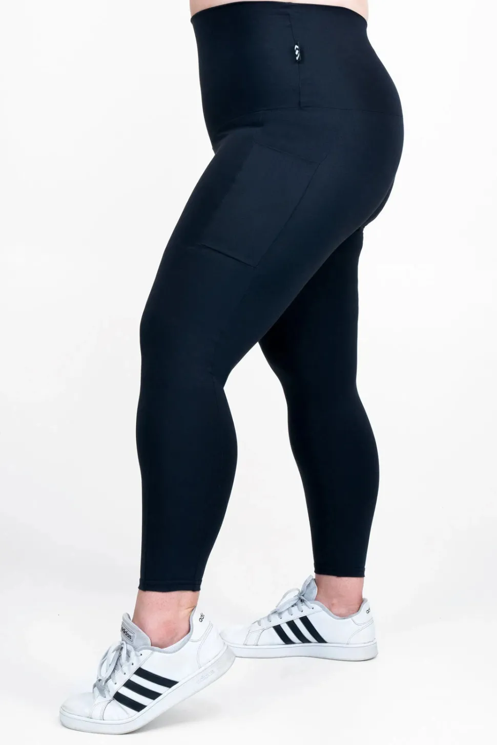 Black Body Contouring - Panel Pocket Extra High Waisted 7/8 Leggings