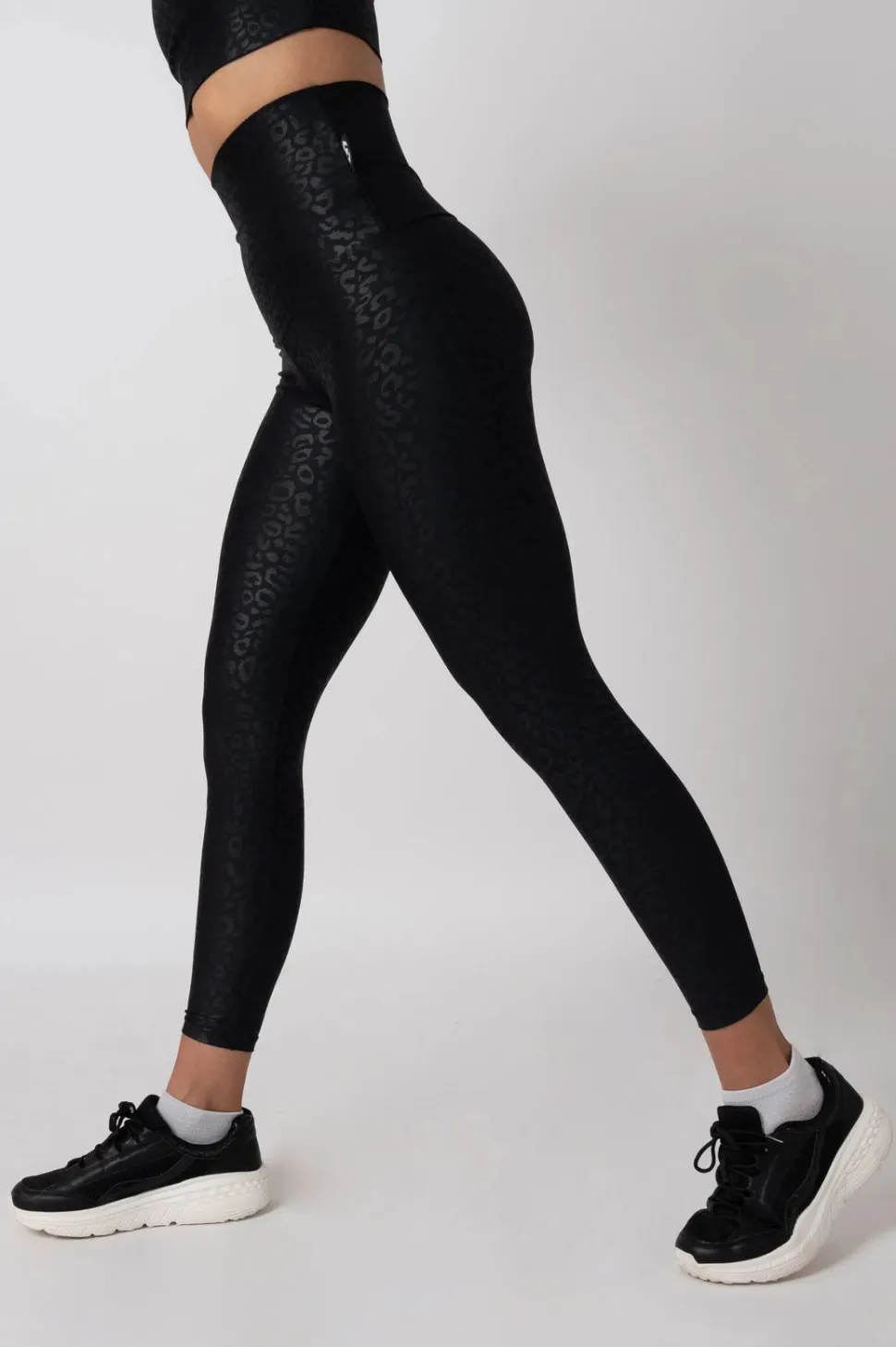 Black Exotic Touch Jag - Extra High Waisted 7/8 Leggings