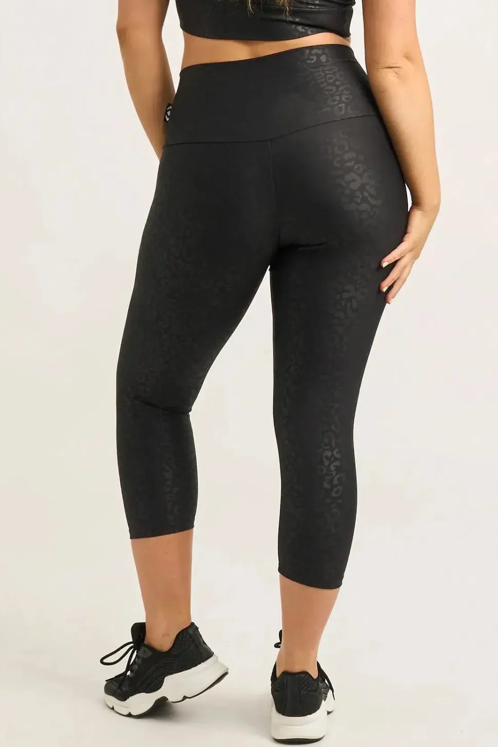 Black Exotic Touch Jag - High Waisted Capri Leggings