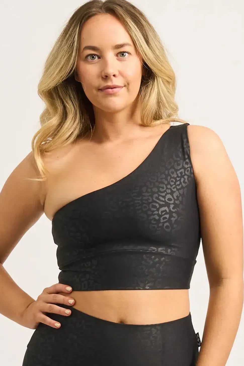 Black Exotic Touch Jag - One Shoulder Comfort Crop Top