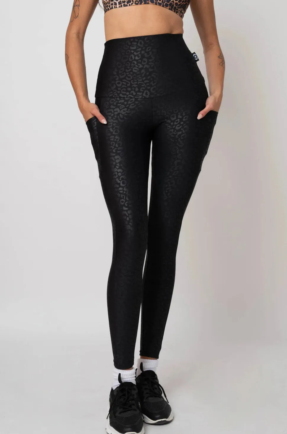 Black Exotic Touch Jag - Panel Pocket Extra High Waisted Leggings