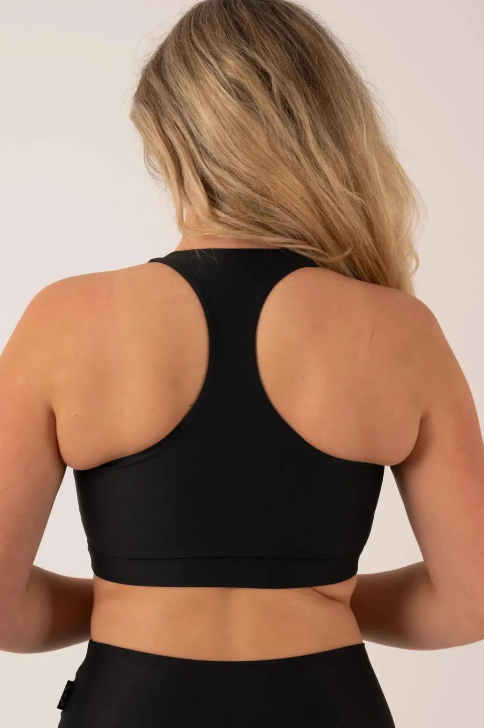 Black Performance - Cross Over Crop
