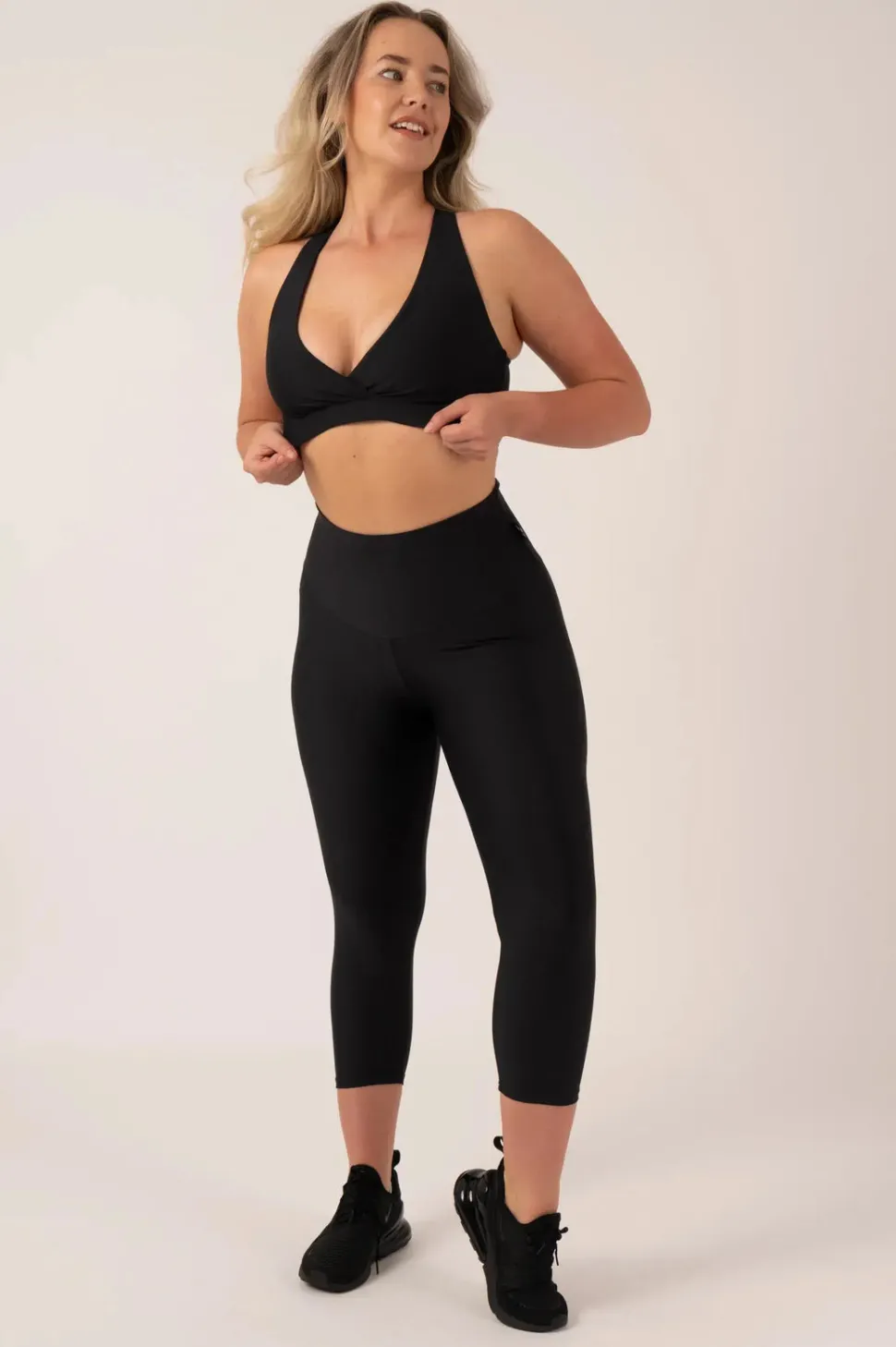 Black Performance - Cross Over Crop