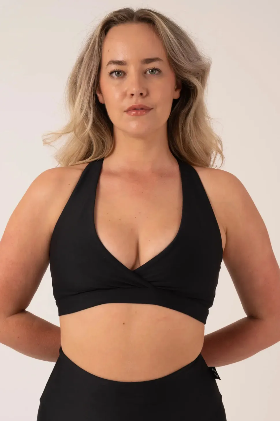 Black Performance - Cross Over Crop