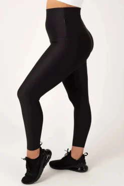 Black Performance - Extra High Waisted 7/8 Leggings