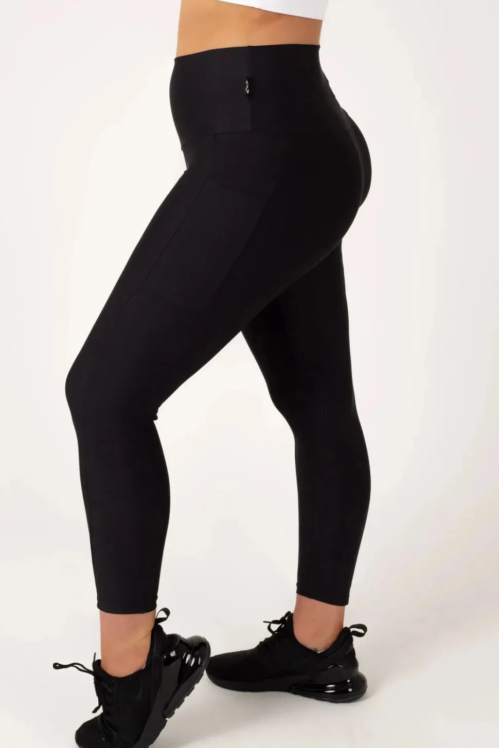 Black Performance - Panel Pocket High Waisted 7/8 Leggings