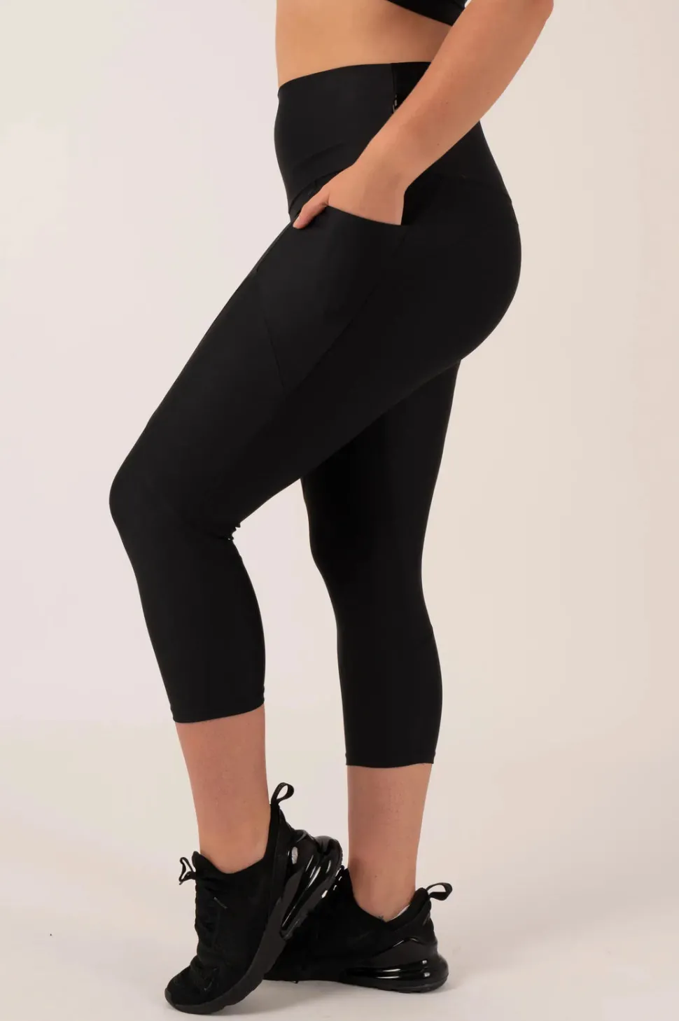 Black Performance - Pocket Booty Shaper High Waisted Capri Leggings