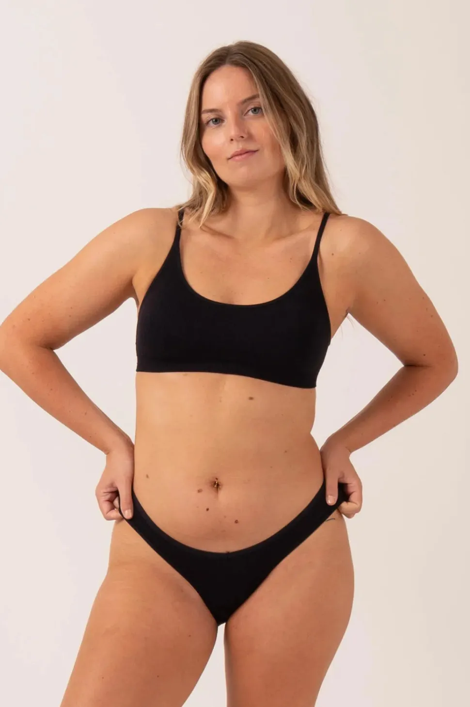 Black Rib Seam Free - Strappy Bralette