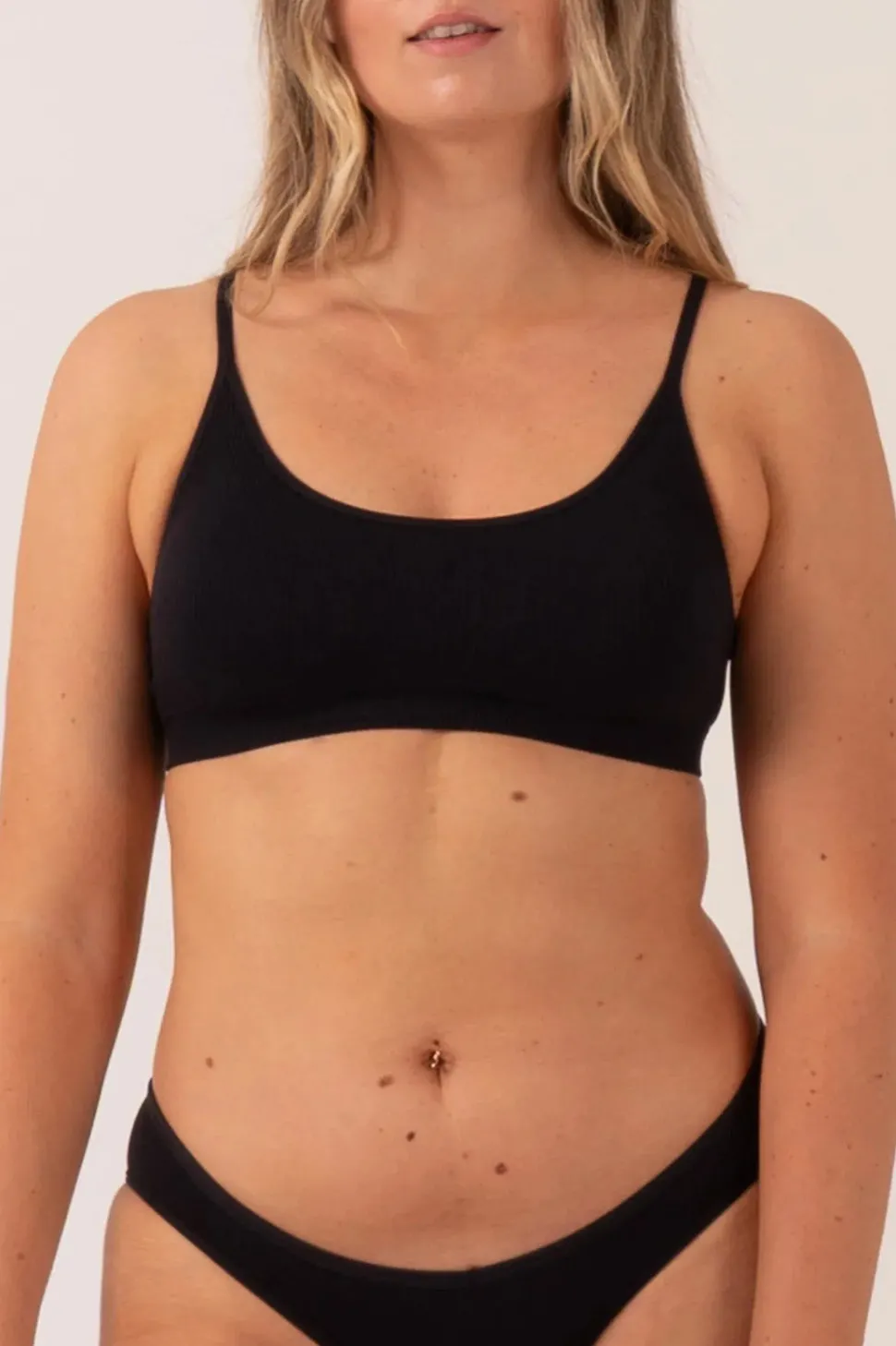 Black Rib Seam Free - Strappy Bralette