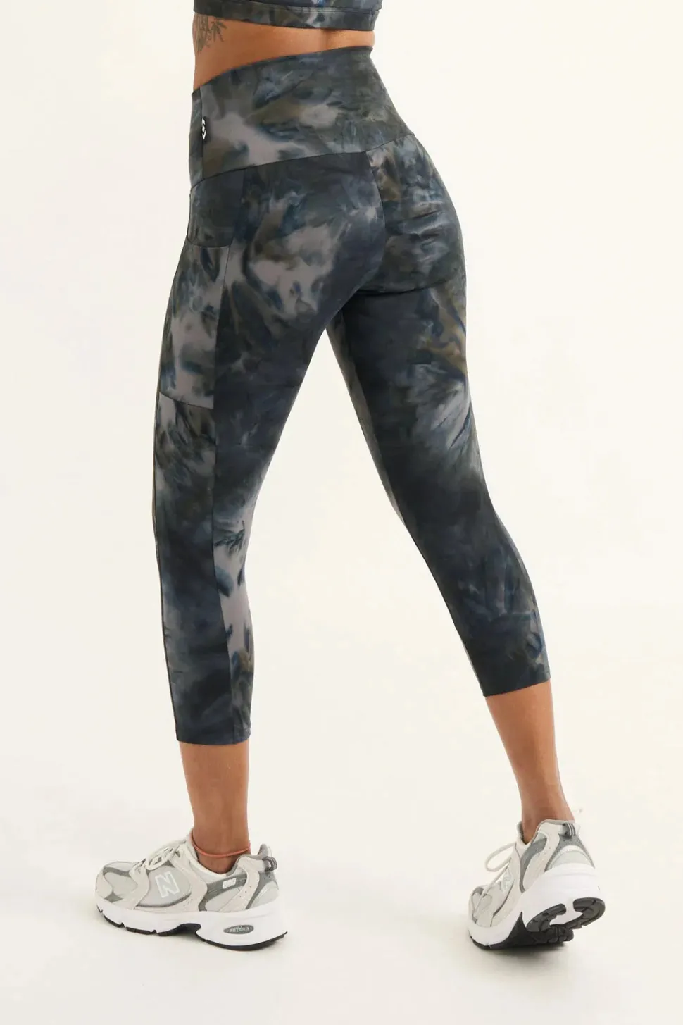 Dark and Moody Tie Dye Body Contouring - Panel Pocket High Waisted Capri Leggings