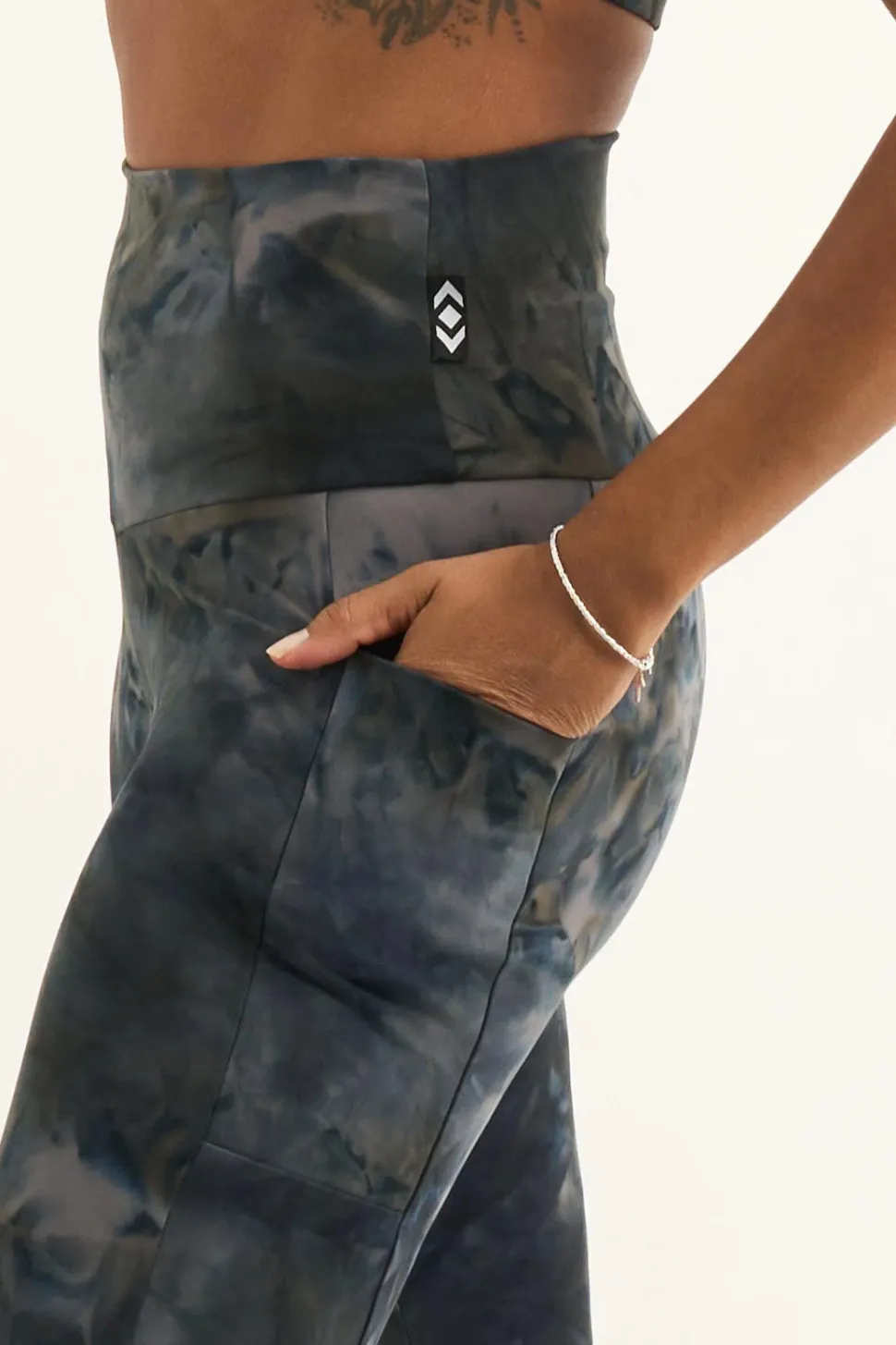 Dark and Moody Tie Dye Body Contouring - Panel Pocket High Waisted Leggings