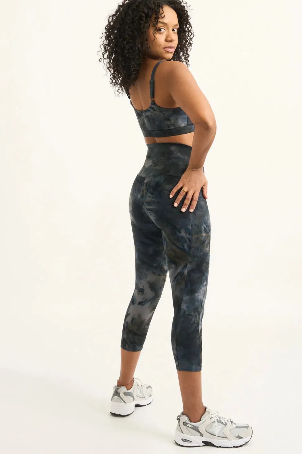 Dark and Moody Tie Dye Body Contouring - Panel Pocket High Waisted Capri Leggings
