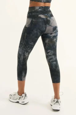 Dark And Moody Tie Dye Body Contouring - Panel Pocket Drawstring Capri Leggings