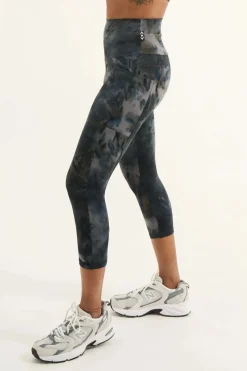Dark and Moody Tie Dye Body Contouring - Panel Pocket High Waisted Capri Leggings