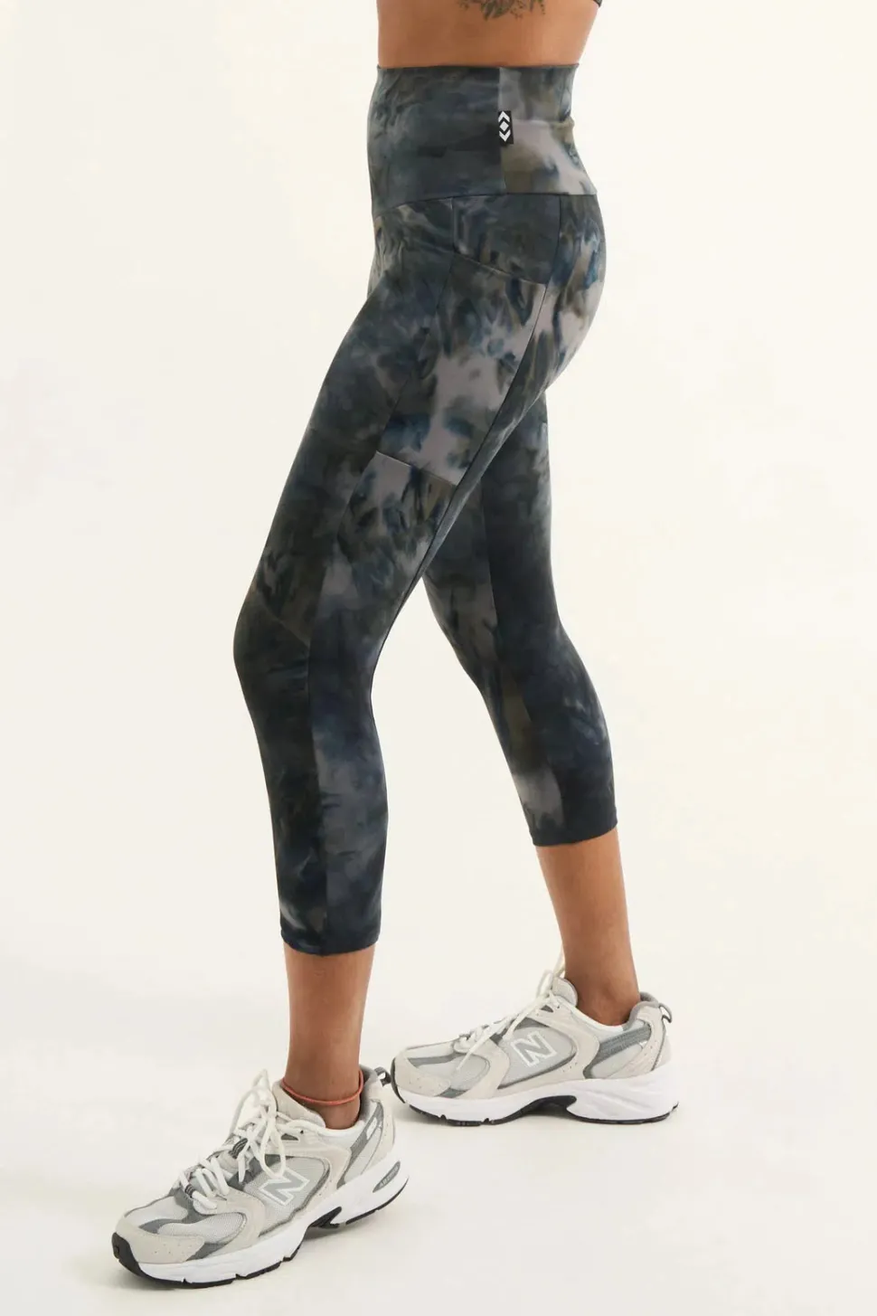 Dark and Moody Tie Dye Body Contouring - Panel Pocket High Waisted Capri Leggings