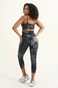 Dark And Moody Tie Dye Body Contouring - Panel Pocket Drawstring Capri Leggings