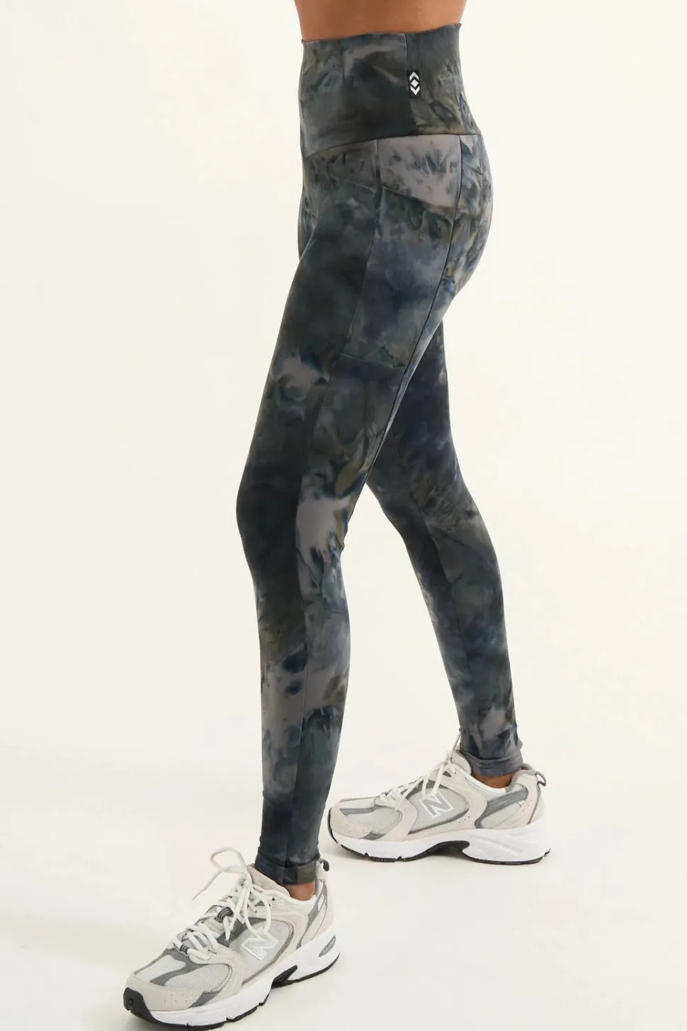 Dark and Moody Tie Dye Body Contouring - Panel Pocket High Waisted Leggings