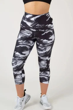 Destruction Performance - Extra High Waisted Capri Leggings