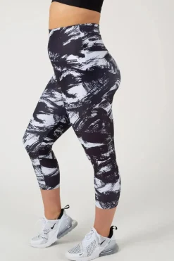 Destruction Performance - Extra High Waisted Capri Leggings