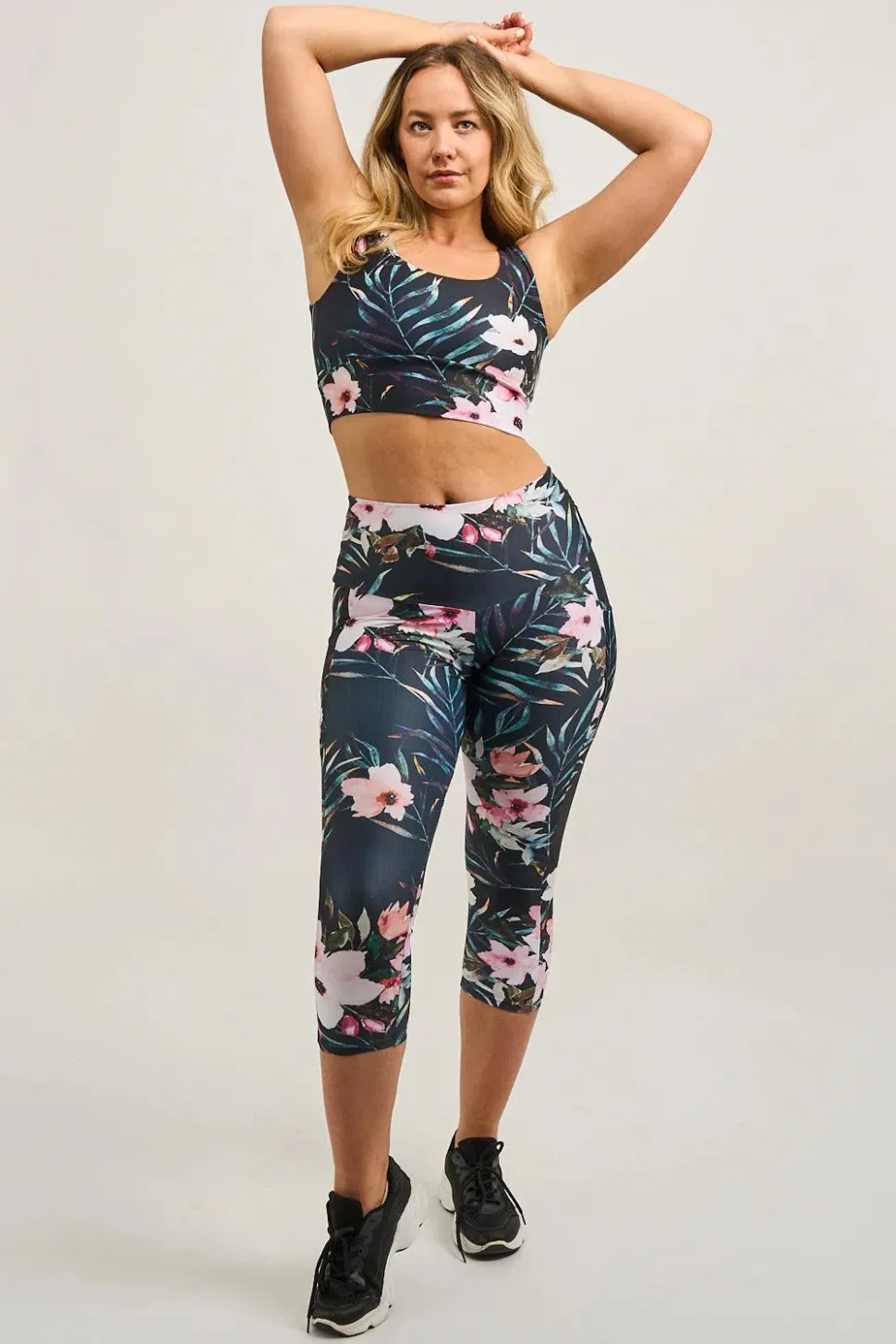 Exotic At Heart Performance - Panel Pocket High Waisted Capri Leggings
