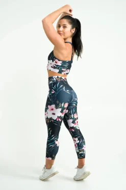 Exotic At Heart Performance - Extra High Waisted Capri Leggings