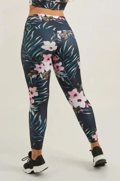Exotic At Heart Performance - High Waisted 7/8 Leggings