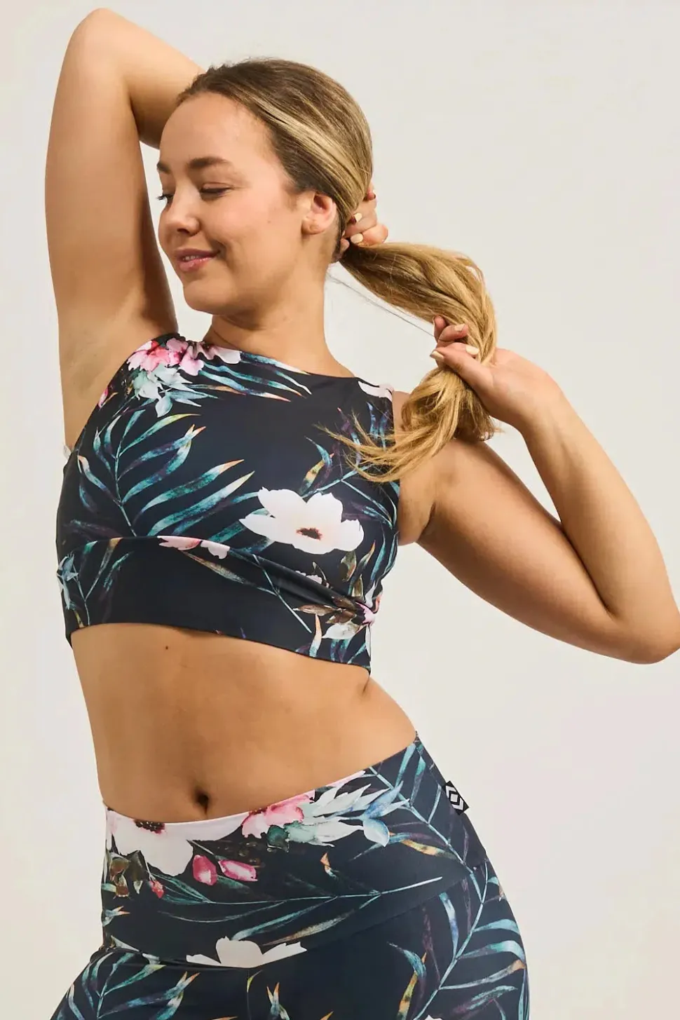 Exotic At Heart Performance - Reversible Comfort Crop Top