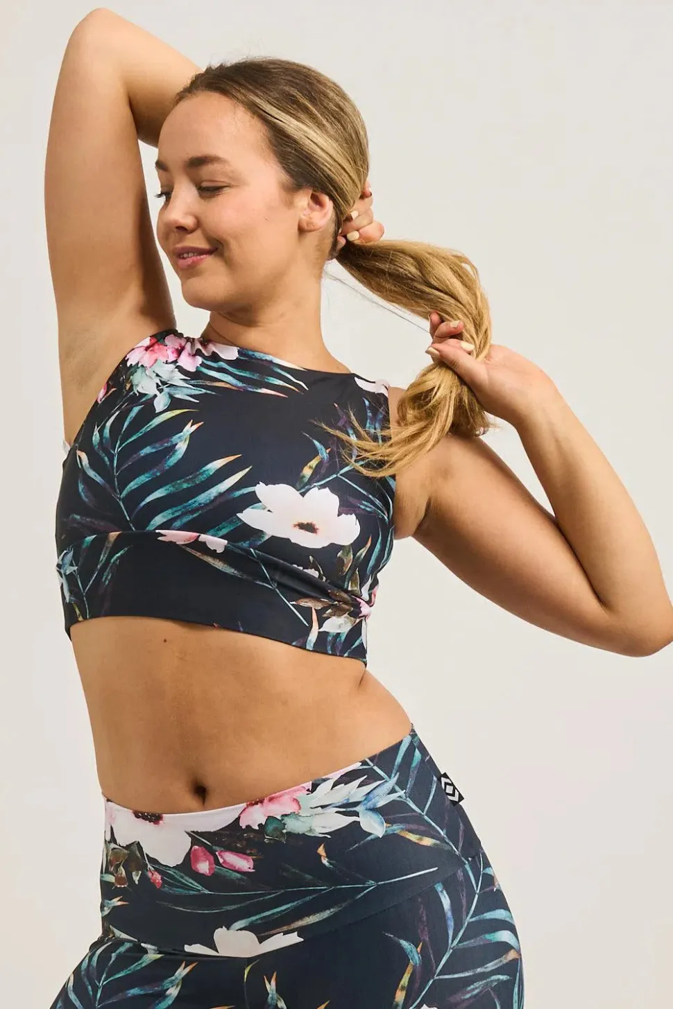 Exotic At Heart Performance - Reversible Comfort Crop Top