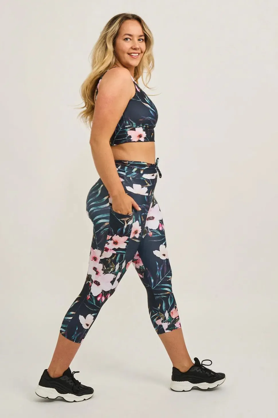 Exotic At Heart Performance - Panel Pocket Drawstring Capri Leggings