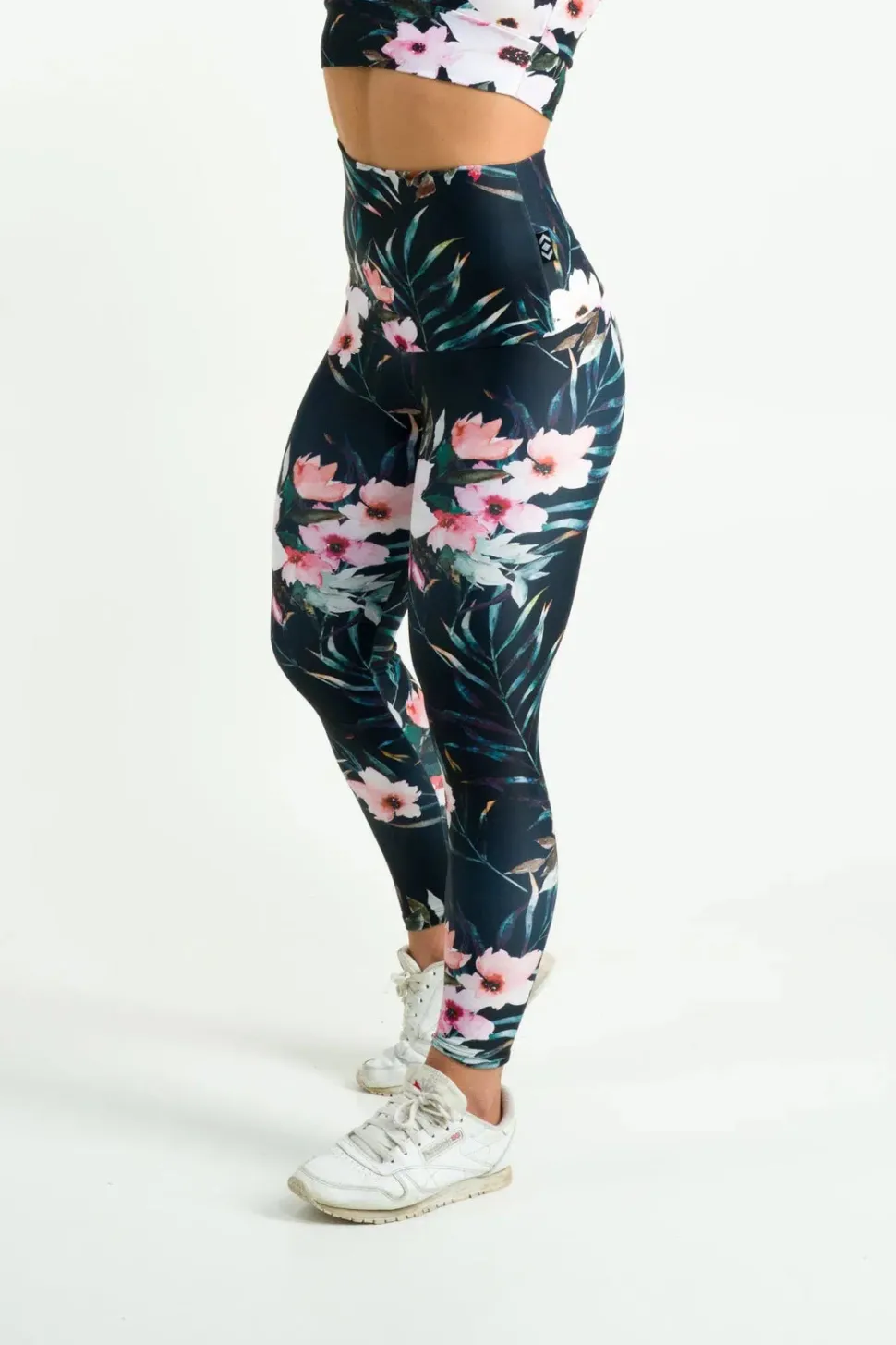 Exotic At Heart Performance - Extra High Waisted 7/8 Leggings