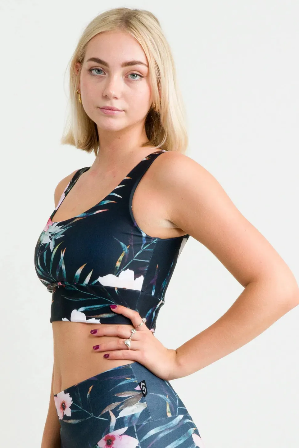 Exotic At Heart Performance - Scoop Neck Comfort Crop Top