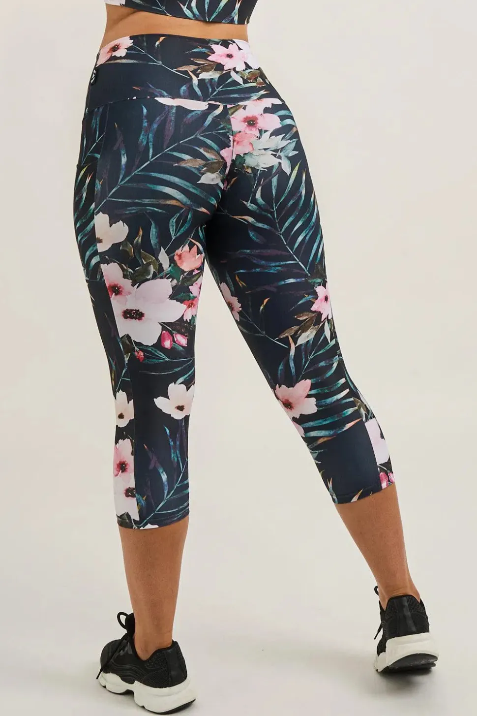 Exotic At Heart Performance - Panel Pocket High Waisted Capri Leggings