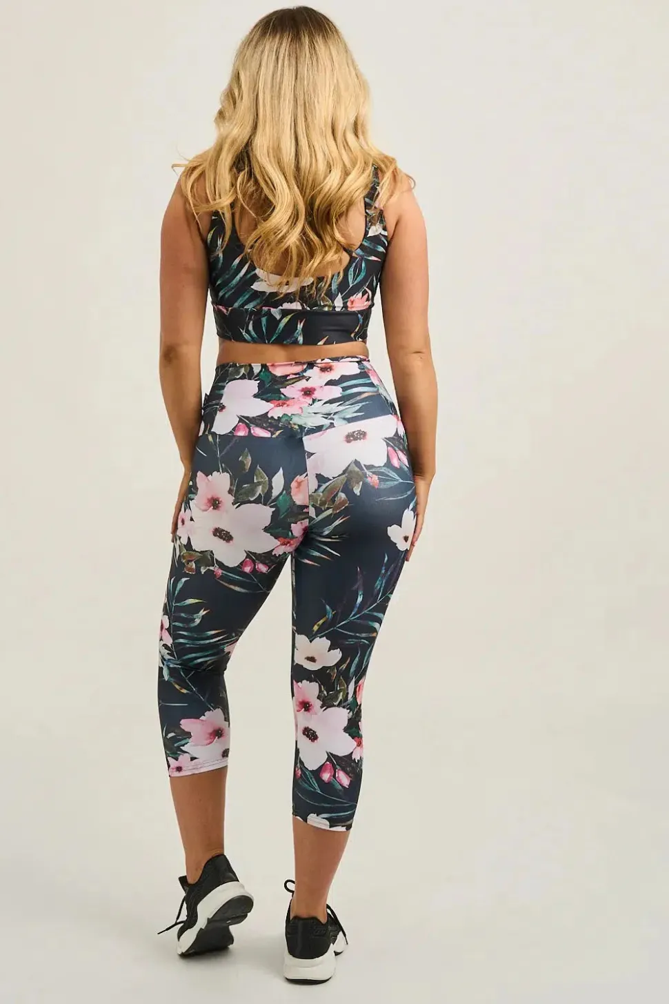 Exotic At Heart Performance - Extra High Waisted Capri Leggings
