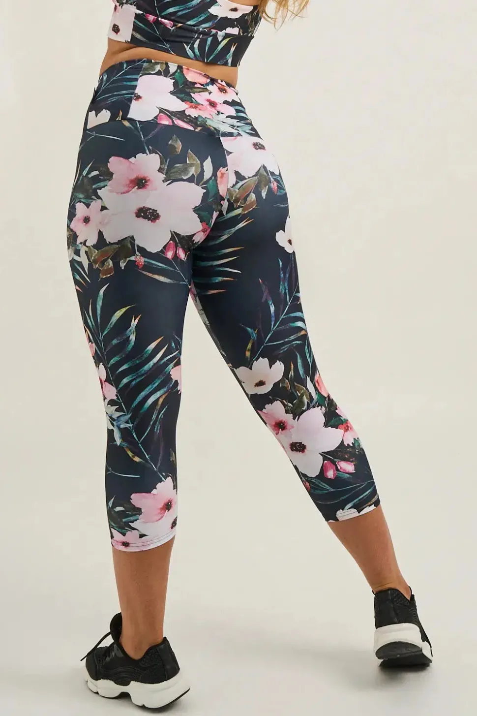 Exotic At Heart Performance - Extra High Waisted Capri Leggings