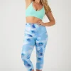 Fluid Performance - Extra High Waisted Capri Leggings