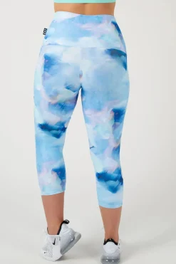 Fluid Performance - Extra High Waisted Capri Leggings