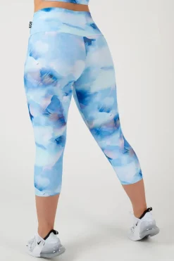 Fluid Performance - High Waisted Capri Leggings