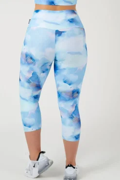 Fluid Performance - High Waisted Capri Leggings