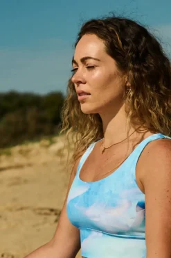 Fluid Performance - Scoop Neck Comfort Crop Top