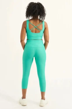 Jade Performance - Panel Pocket High Waisted Capri Leggings