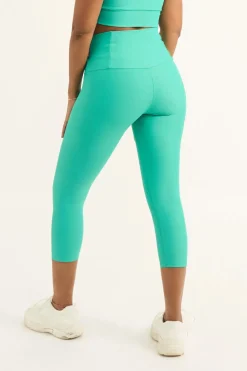 Jade Performance - Tummy Control High Waisted Capri Leggings