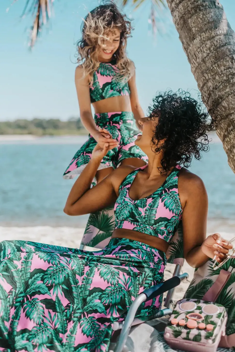 Leaf Your Mark Performance - Deep V Crop