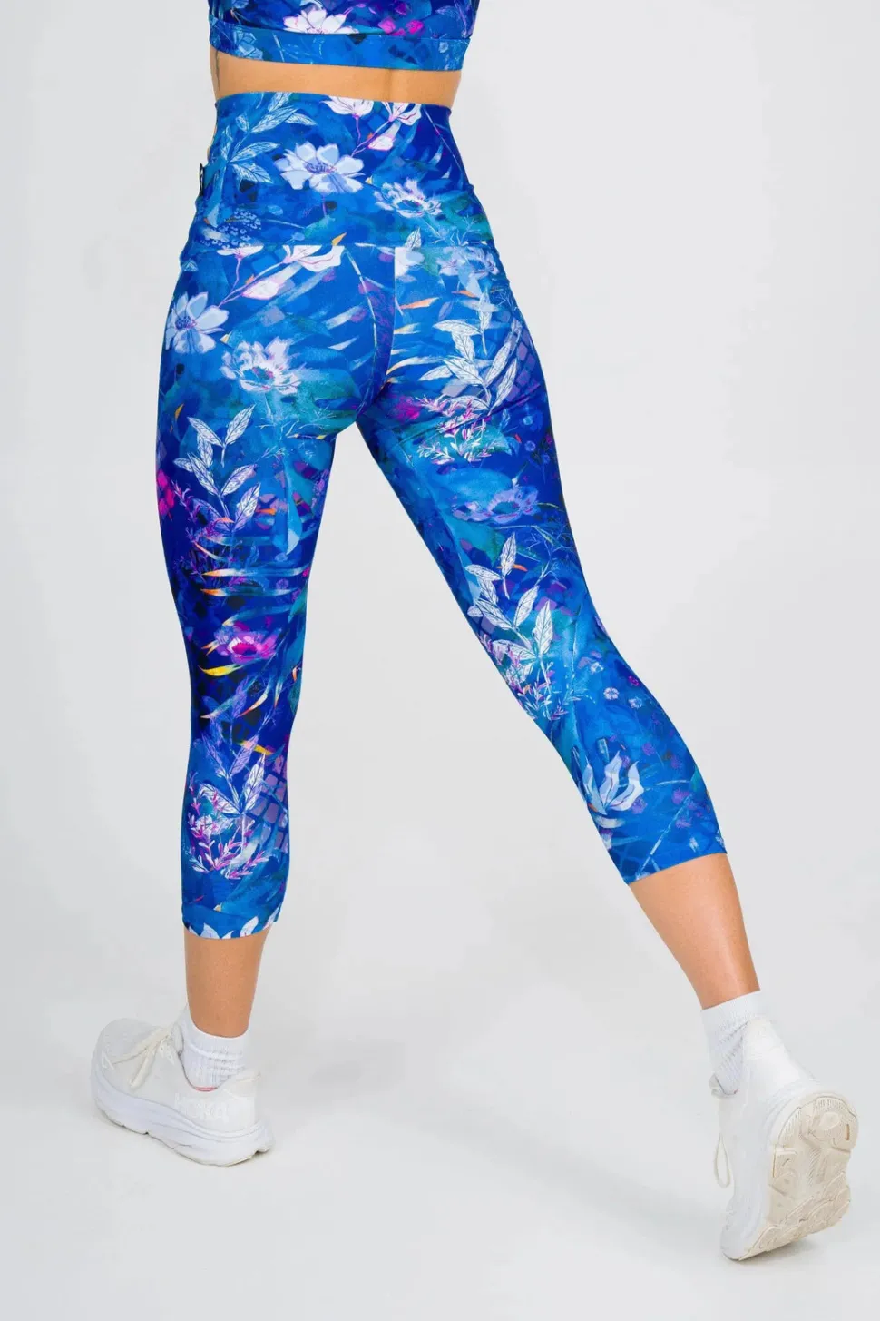 Mermaid Mafia Performance - Extra High Waisted Capri Leggings