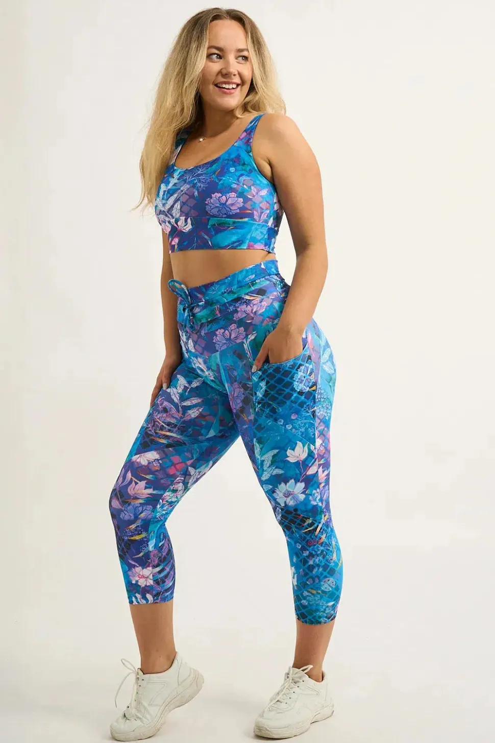 Mermaid Mafia Performance - Pocket Booty Shaper Drawstring Capri Leggings