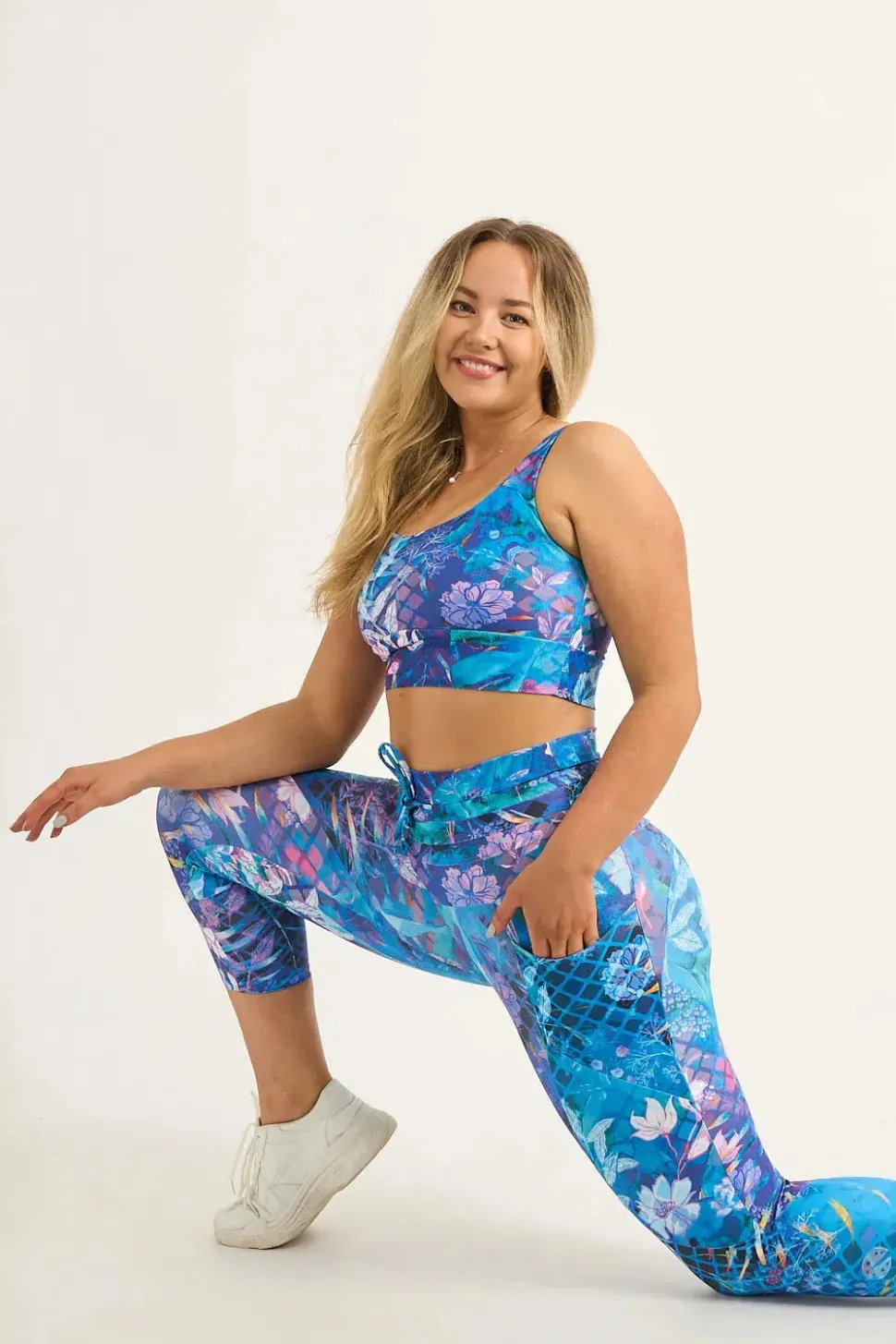 Mermaid Mafia Performance - Pocket Booty Shaper Drawstring Capri Leggings