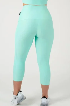 Mint Performance - Panel Pocket Extra High Waisted Capri Leggings